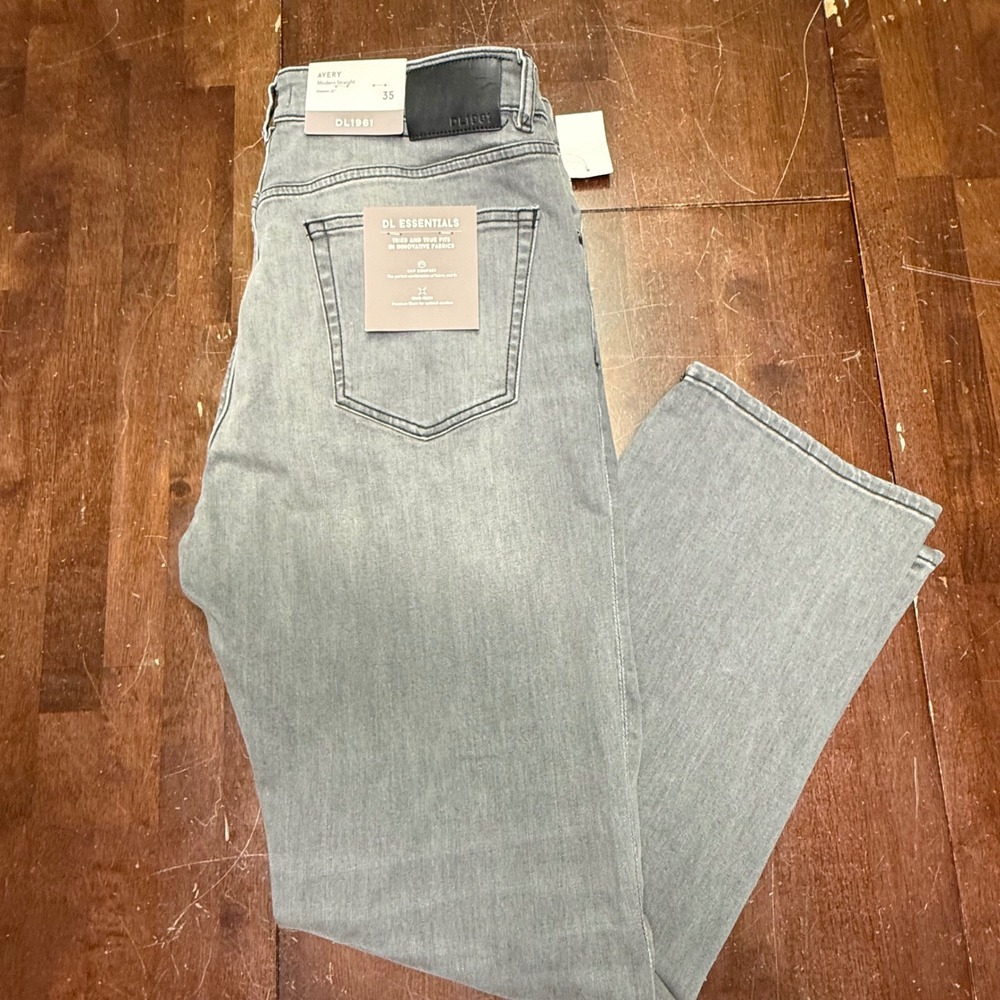 New DL1961 Avery Modern Straight Jeans Mens 35 x 32 Grey True-Tech Denim NWT